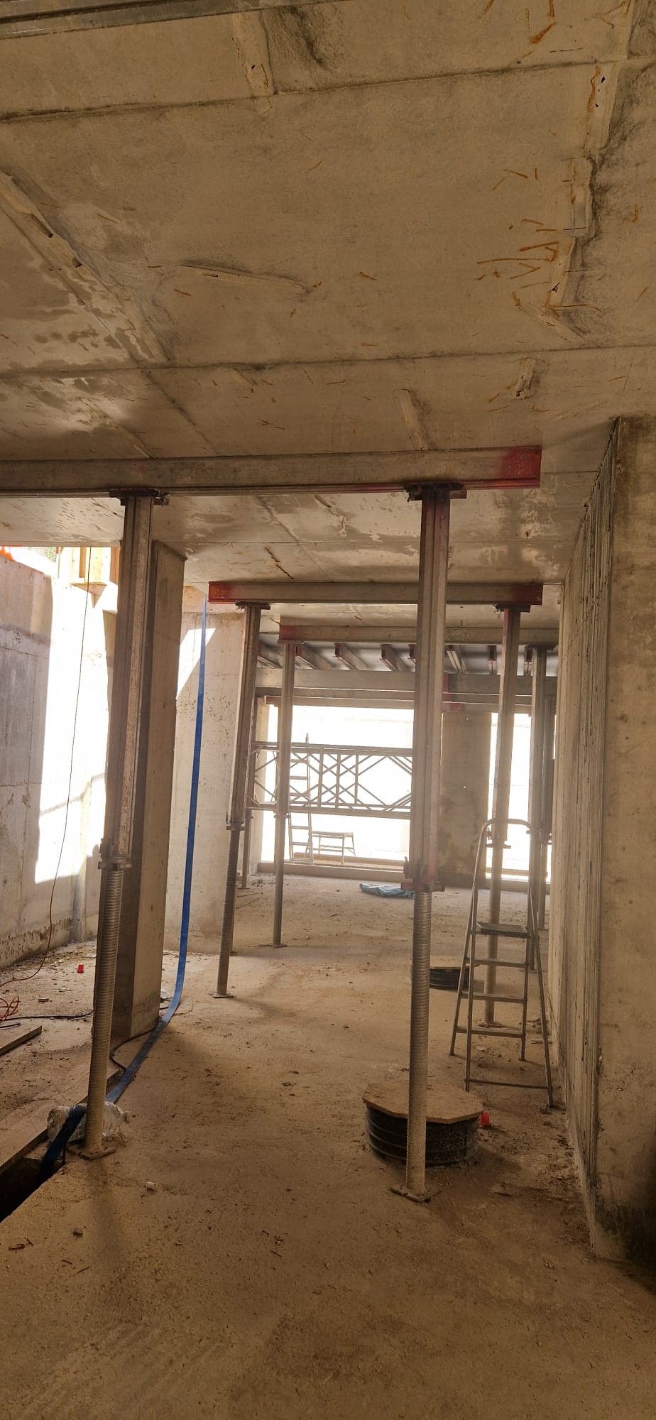 Vertical view of Titan Deck slab formwork propping and H20 timber beams