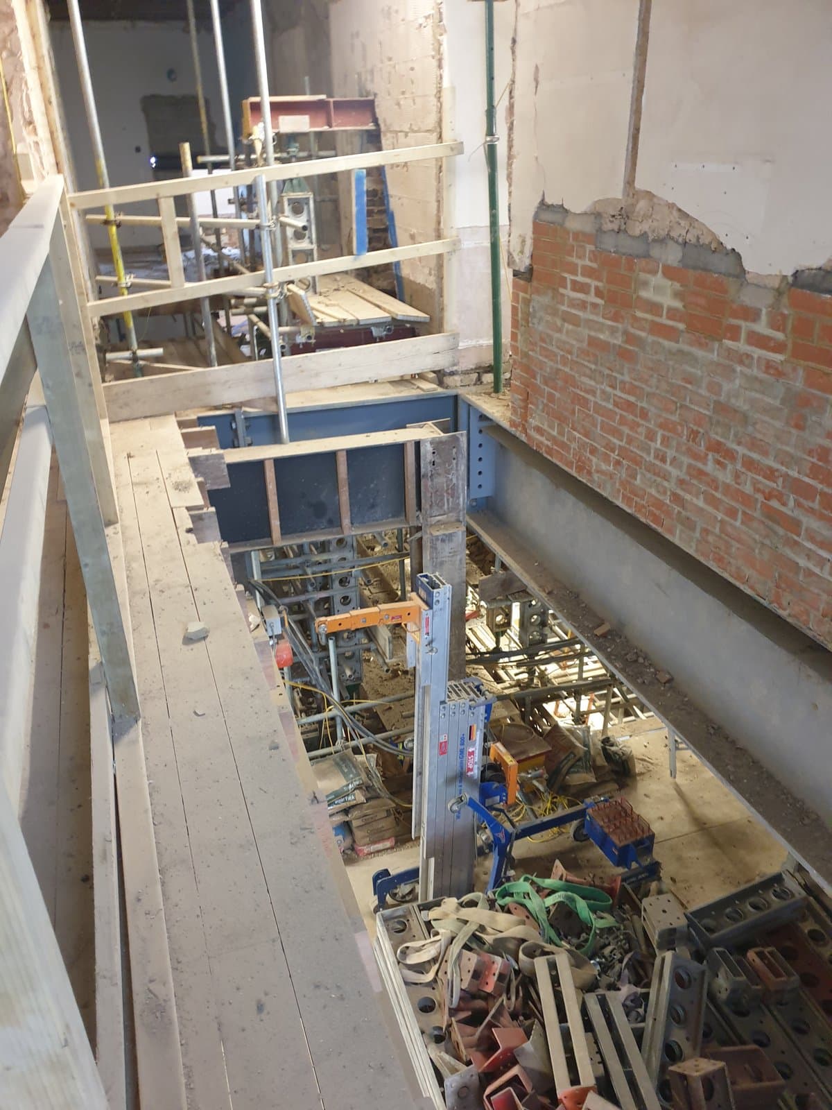 Structural needling around a wall opening inside the Paddington hotel
